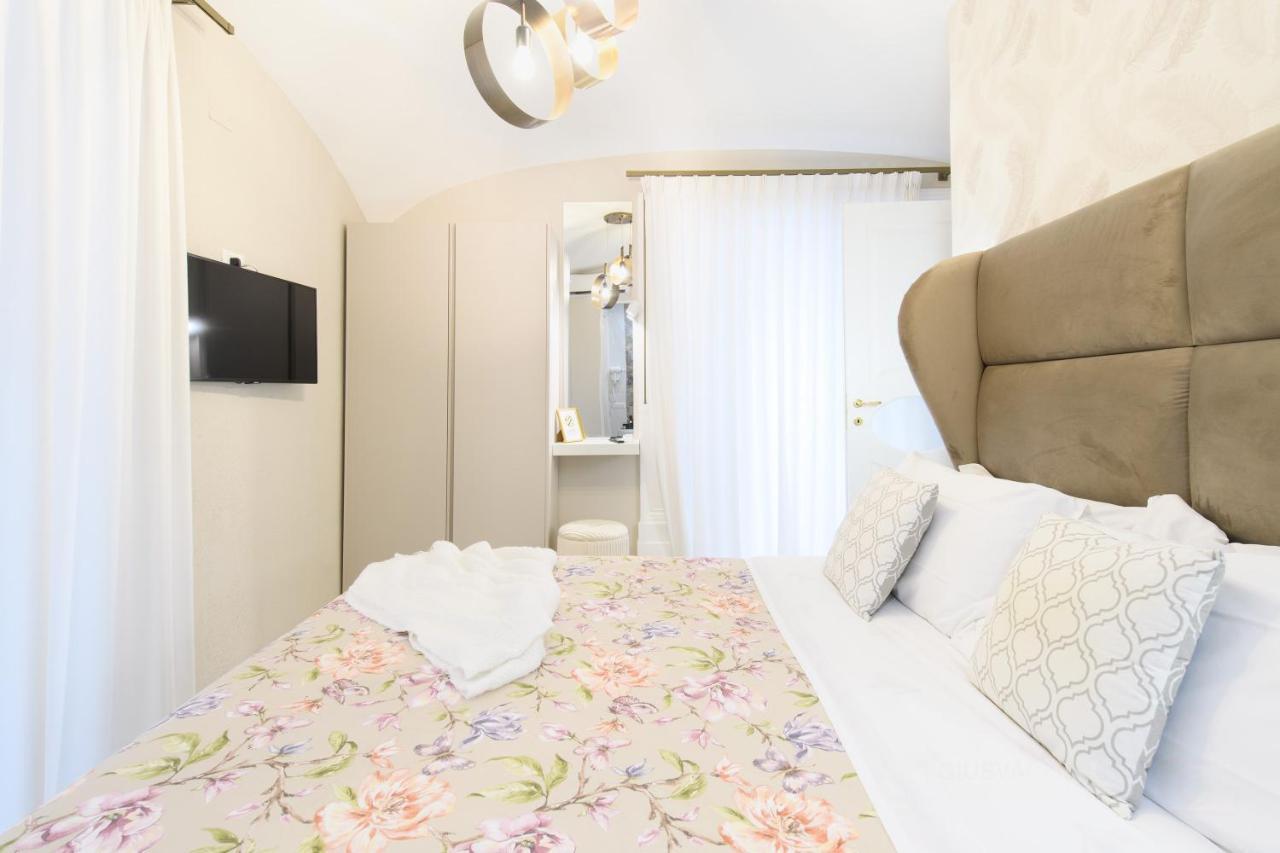 Grandapartments Via Toledo Napoli מראה חיצוני תמונה